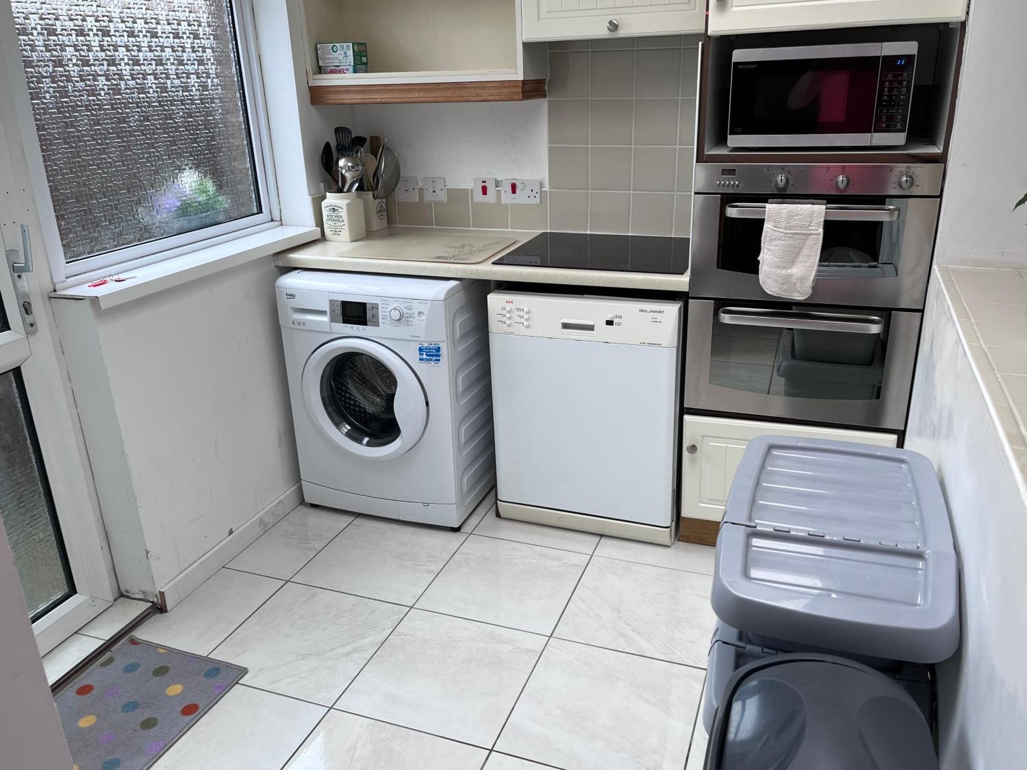 Spacious 5 Double Bed Bedroom Bungalow Near Belfast Lisburn Exterior foto